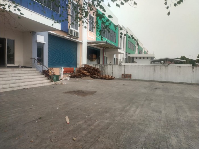 Gudang Disewakan di Jln Sungkai Delta Silicon Lippo Cikarang